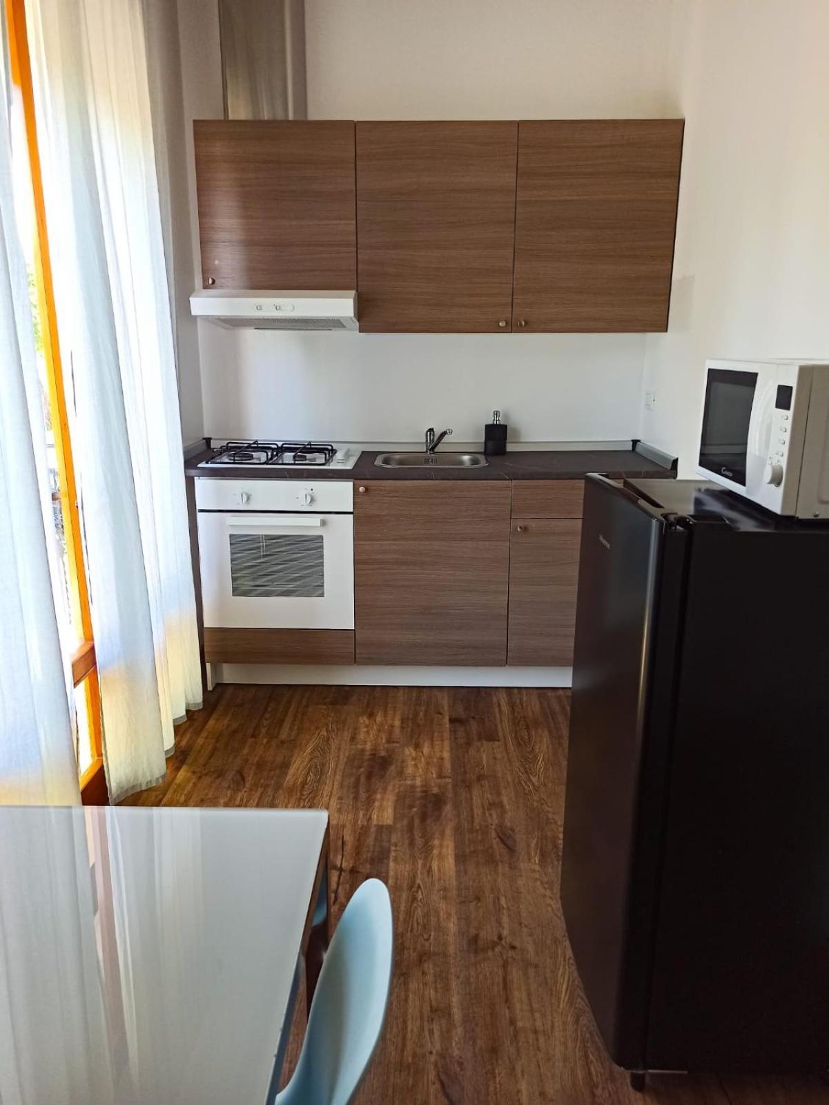 Da Caterina Appartamento Con Cucina ชิตตาเดลลา ภายนอก รูปภาพ